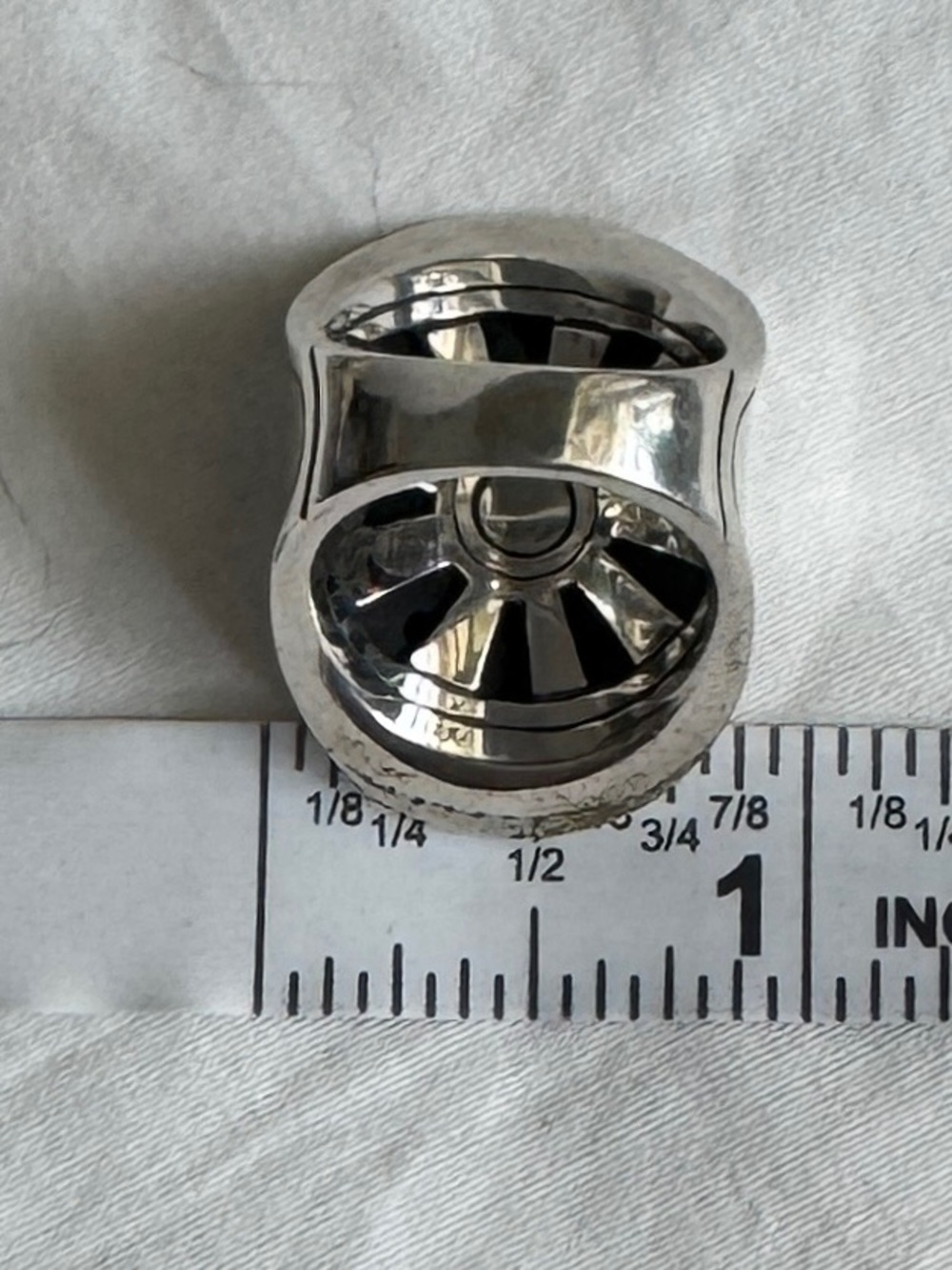 LIKE NEW - JOHN HARDY DOT STATEMENT RING, STERLING SILVER (925) - SIZE 7 - Picture 13 of 13